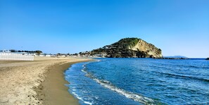 Beach nearby - Apartment with enchanting view (Bacoli)