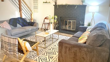 Smart TV, fireplace, computer monitors