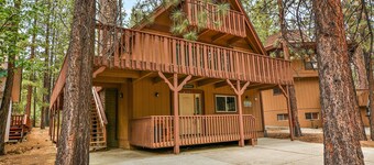 Redwood Lodge by Destination Big Bear : Close to Snow Summit and Short Drive to Lake & Village! Air Hockey!