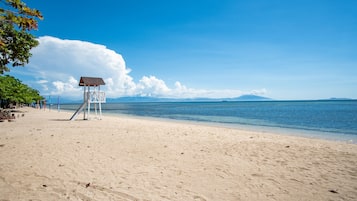 ビーチ、ビーチカバナ (無料)