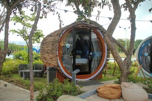 Premier Garden Cocoon | Minibar, in-room safe, free WiFi, bed sheets - Cocoons Casobe (Calatagan)