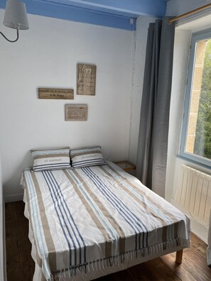 3 bedrooms, iron/ironing board, free WiFi
