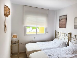 2 slaapkamers, een strijkplank/strijkijzer, gratis wifi, beddengoed