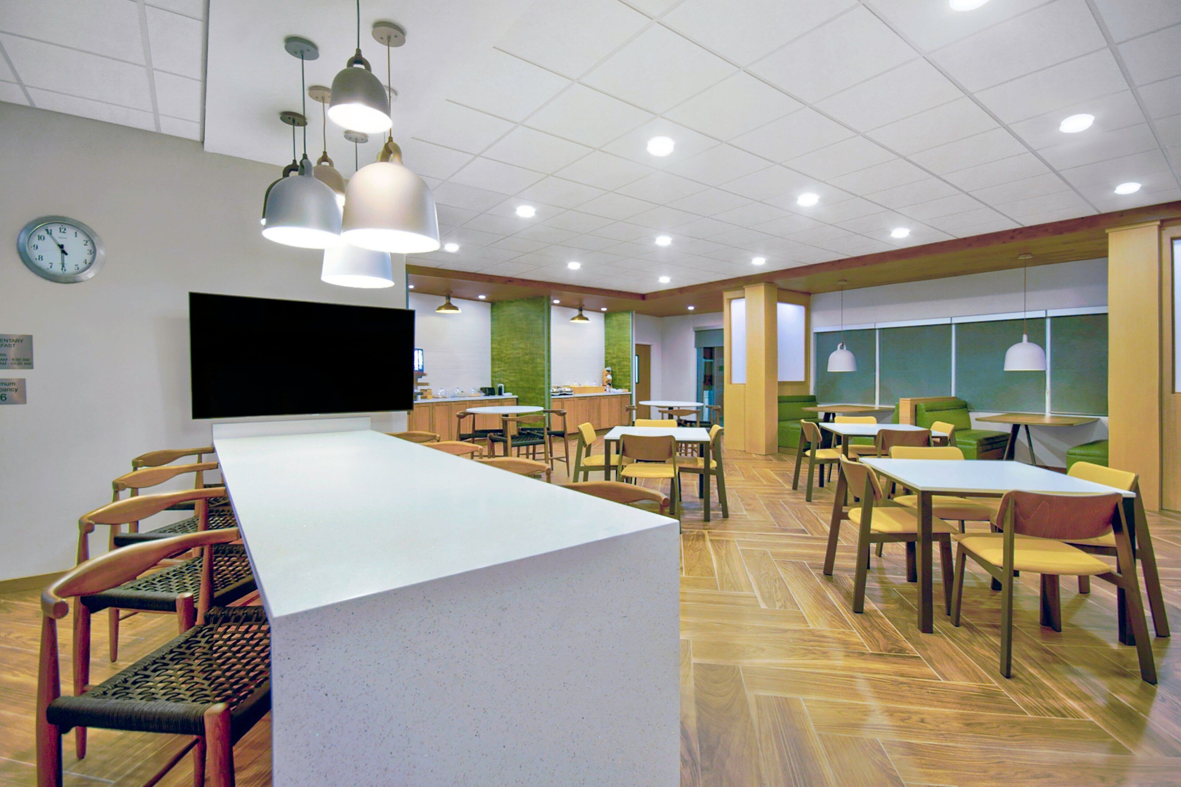 free daily continental breakfast