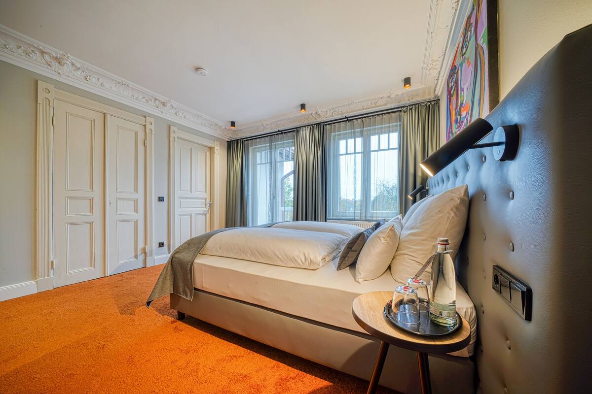 boutique double room | hypo-allergenic bedding, in-room safe, soundproofing, free wifi