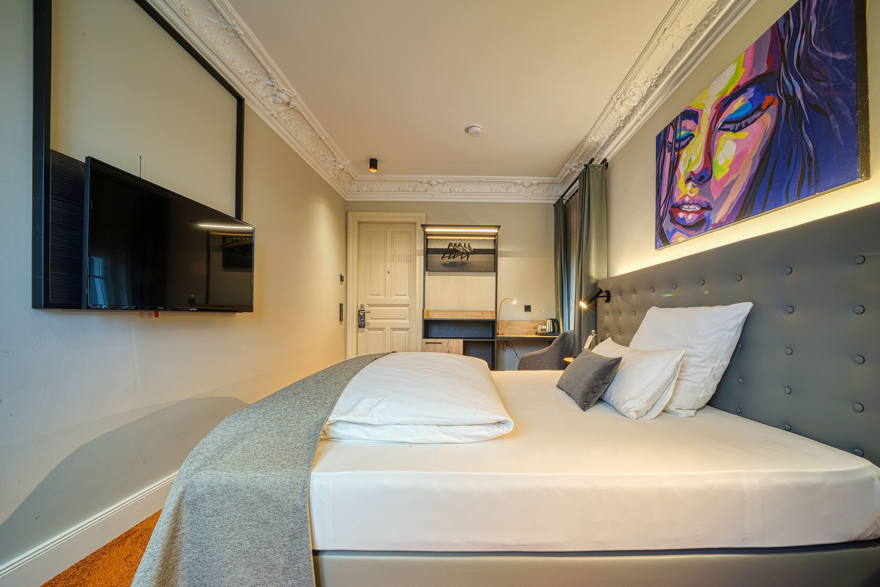 boutique double room | hypo-allergenic bedding, in-room safe, soundproofing, free wifi