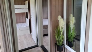 2 室のベッドルーム、セーフティボックス (室内)