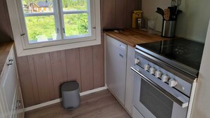 コーヒー / ティーメーカー、冷蔵庫、オーブン、コンロ