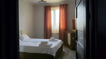 4 Schlafzimmer, Schreibtisch, kostenloses WLAN