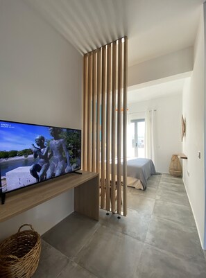 In-room safe, soundproofing, iron/ironing board, free WiFi - Marton Perissa (Santorini)