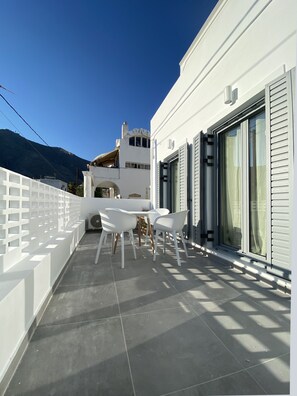 Deluxe Apartment | Terrace/patio - Marton Perissa (Santorini)
