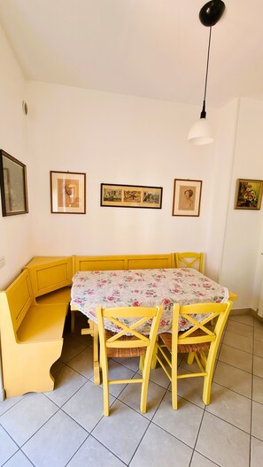Dining - Sea view apartment (Sanremo)