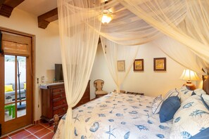 3 bedrooms, desk, iron/ironing board, travel crib