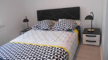 1 chambre, fer et planche à repasser, Wi-Fi gratuit, draps fournis