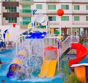 Innenpool, Außenpool