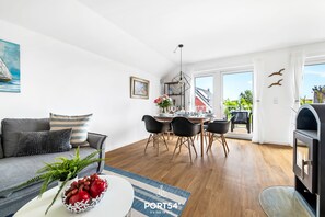 تلفزيون، مدفأة، تنس طاولة، مكتبة فيديو