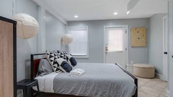 5 habitaciones, tabla de planchar con plancha, cuna de viaje y wifi