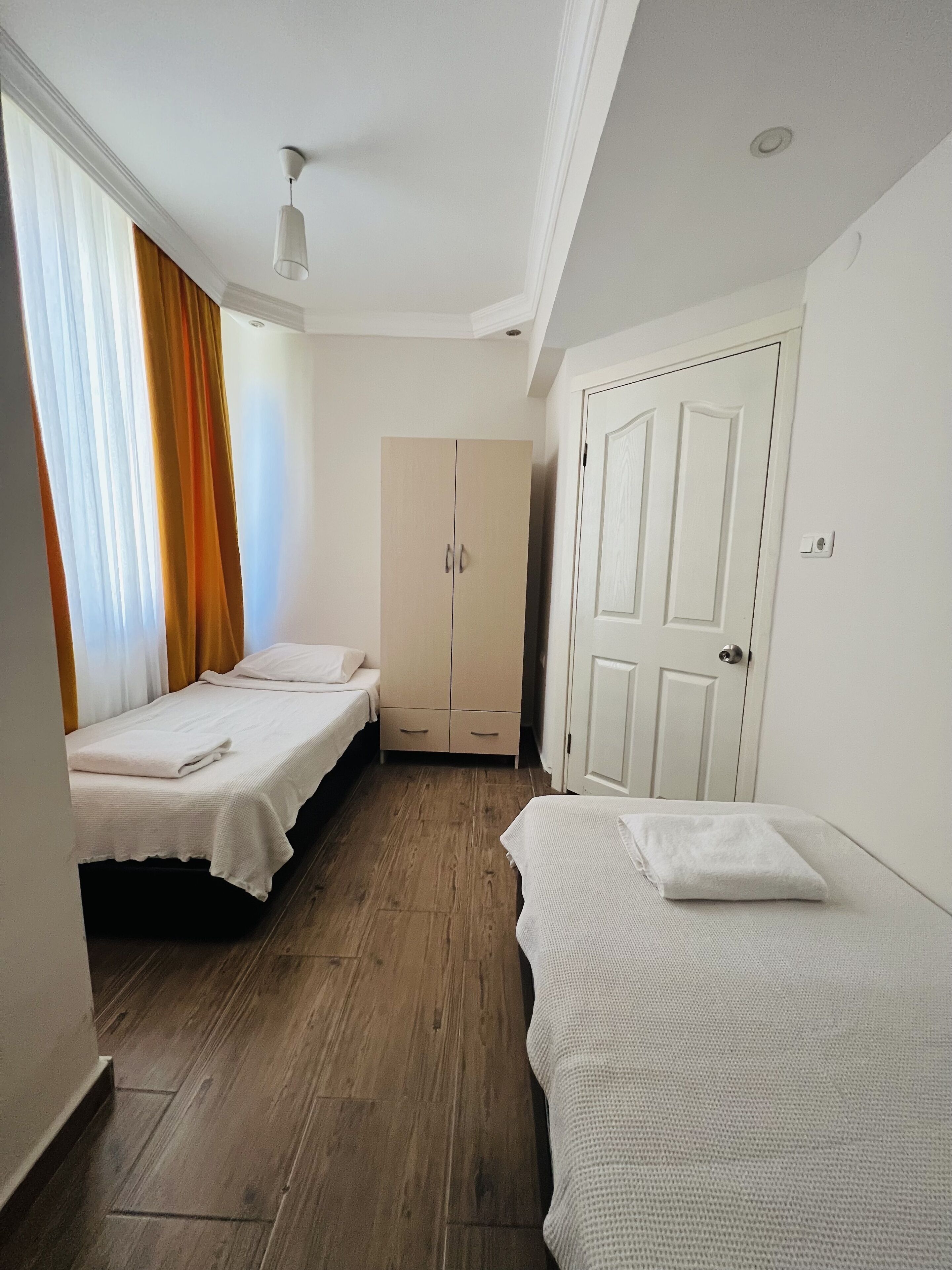 1 bedroom, desk, laptop workspace, free WiFi