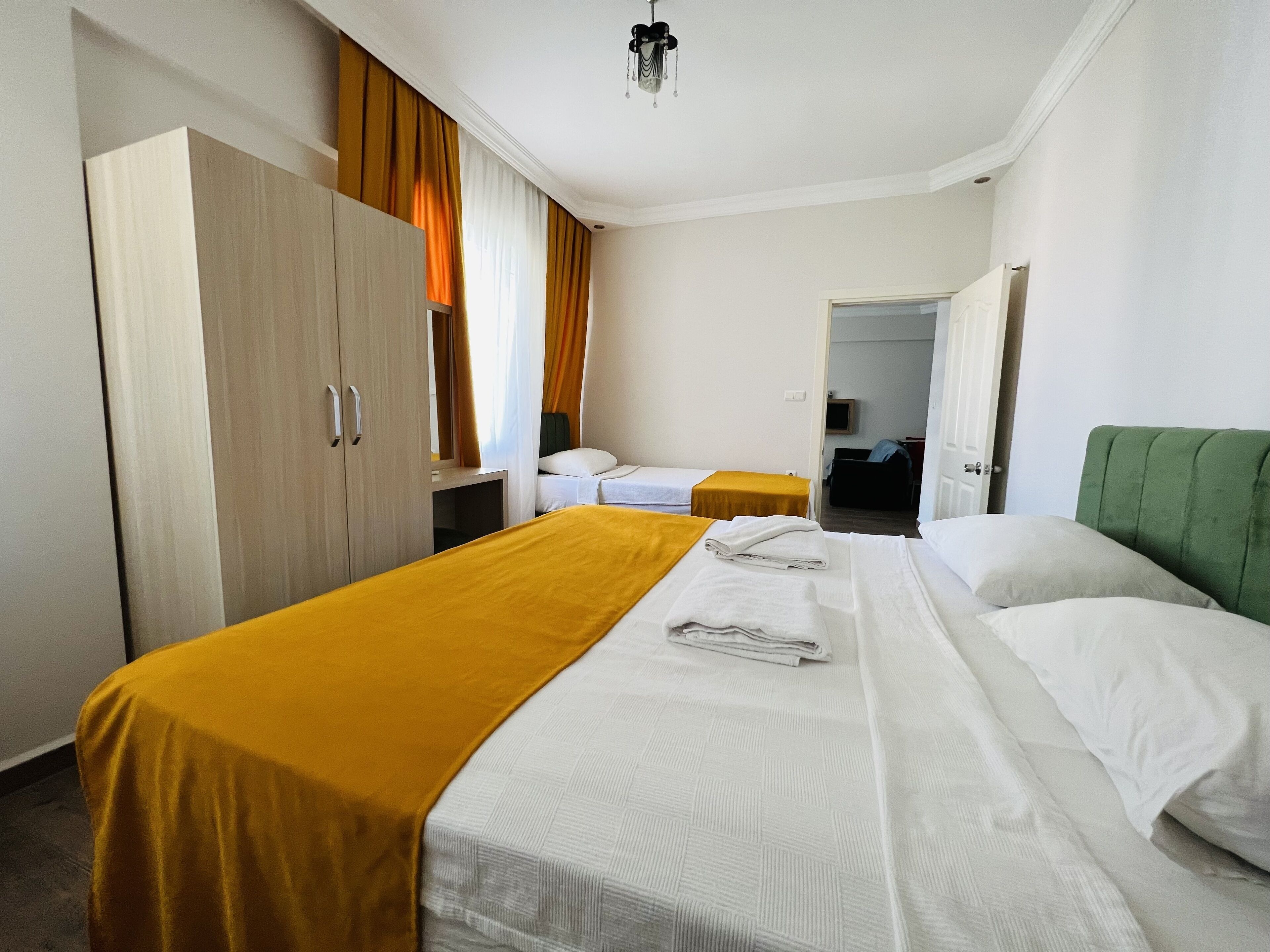 1 bedroom, desk, laptop workspace, free WiFi