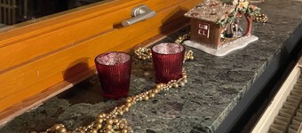 Waldhaus - Central and family-friendly with a large fenced garden. 