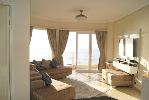 Luxury Apartment with 180° seaviews