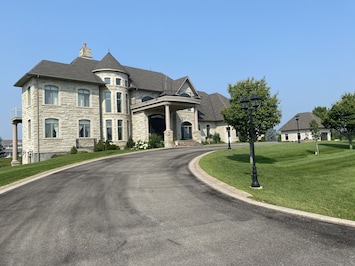 Circular driveway lots of parking