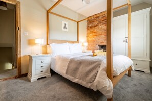 2 bedrooms, iron/ironing board, Internet, bed sheets