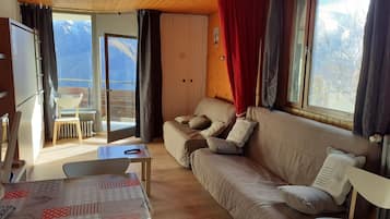 Fernseher, DVD-Player, Videothek