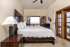 Premium bedding, in-room safe, individually decorated - Hol Chan Reef Resort & Villas (San Pedro)