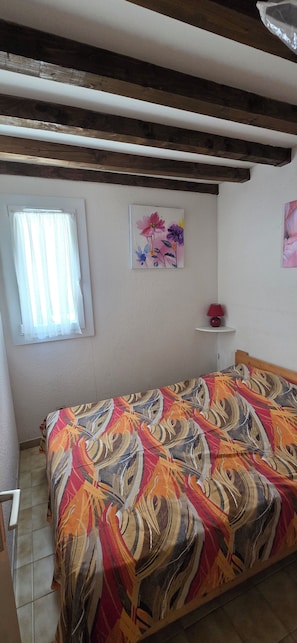 2 bedrooms, iron/ironing board, free WiFi - Charming little house in residence with swimming pool. (Saint Pierre la Mer)