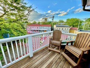 Property grounds - All-stop.  Rental Midships. (Annapolis)