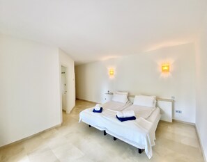 3 habitaciones, tabla de planchar con plancha y wifi gratis 