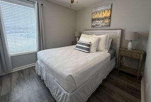 4 slaapkamers, een strijkplank/strijkijzer, reisbedje, wifi