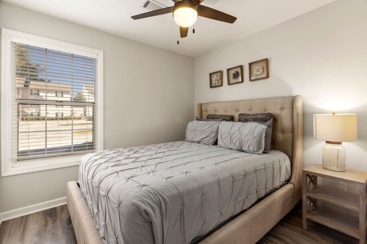 4 makuuhuonetta, silitysrauta/-lauta, vauvan matkasänky, Wi-Fi