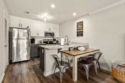 4 bedroom condo and walk to Toomers!