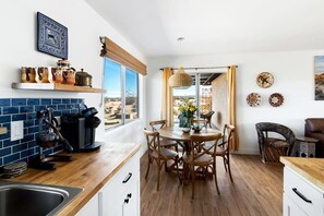 Interior - Mojave Stargazer by Open Air Homes- Live in Nature (Yucca Valley)
