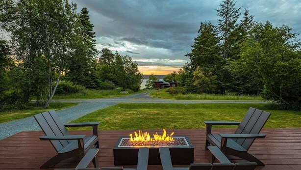Property grounds - Perch - Greenbank Cottage: quiet & view, relaxing outdoor oasis (Greenbank)