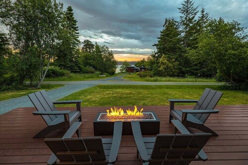 Perch - Greenbank Cottage: quiet & view, relaxing outdoor oasis