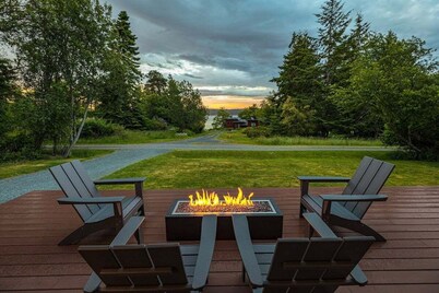 Perch - Greenbank Cottage: quiet & view, relaxing outdoor oasis