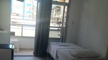 1 habitación, wifi y ropa de cama