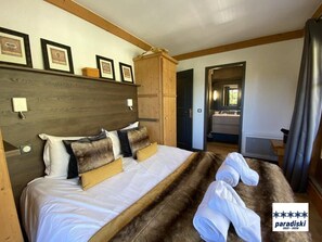 3 bedrooms, iron/ironing board, travel cot, free WiFi