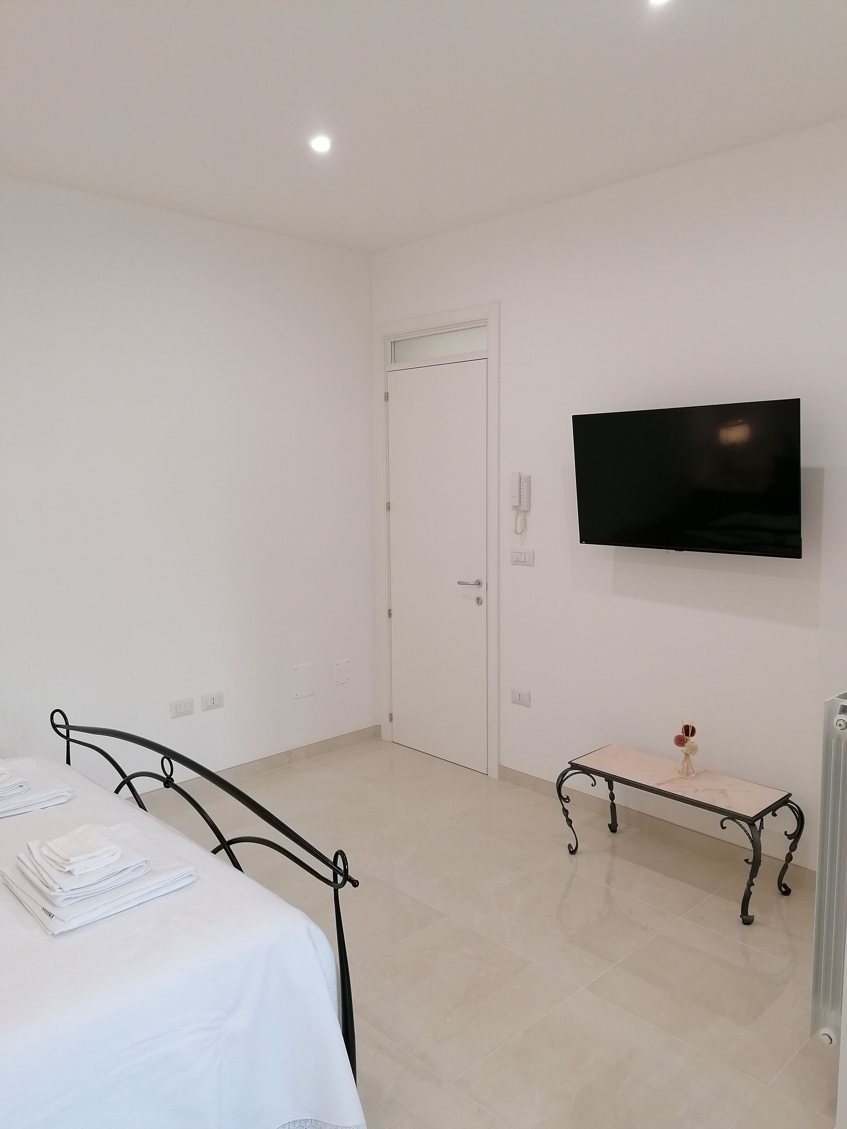 1 chambre, fer et planche à repasser, Wi-Fi gratuit, draps fournis