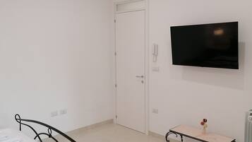 1 camera, ferro/asse da stiro, Wi-Fi gratuito, lenzuola