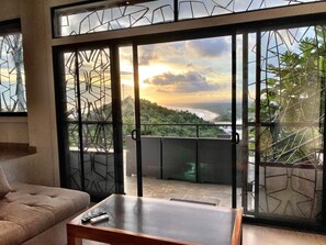 Interior - Villa Macaw Luxury 5 Bdrm, Pool, Ocean, Surf & Sunset Views (Manuel Antonio)