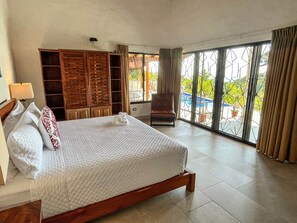 5 bedrooms, WiFi, bed sheets