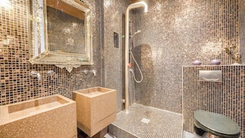 Hårtørrer, håndklæder