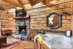 Interior - Quiet Cabin in Woods- Alpine Ridge Sub-Division - 1 Bed/1Bath Jaccuzi (Sevierville)