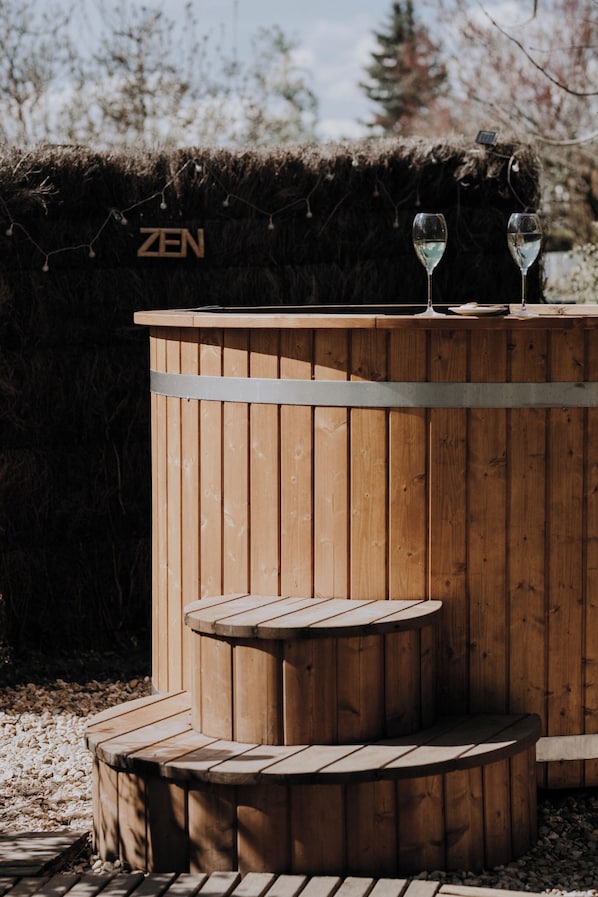 Bain à remous extérieur