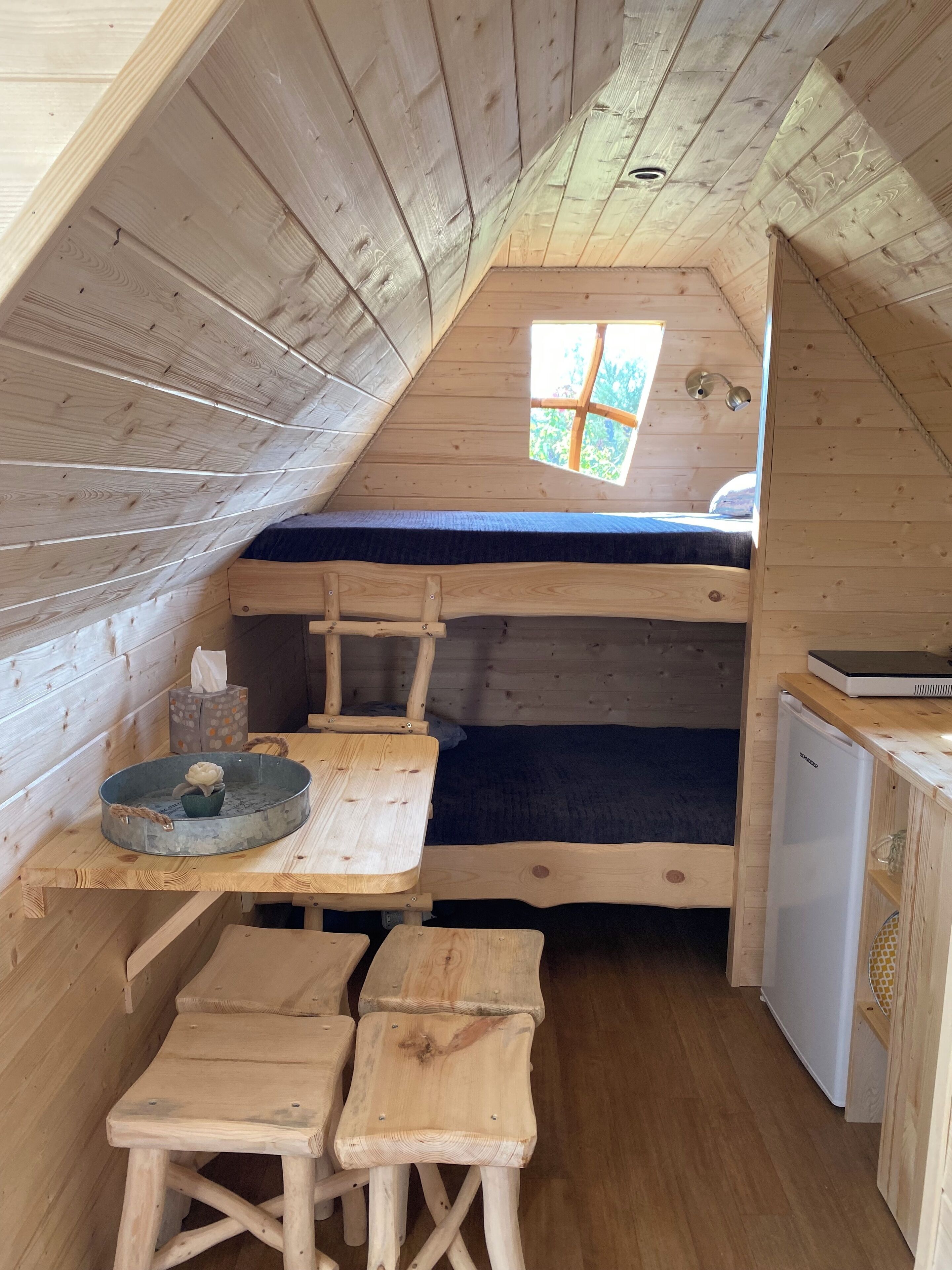 1 chambre, fer et planche à repasser, lit parapluie, Wi-Fi gratuit