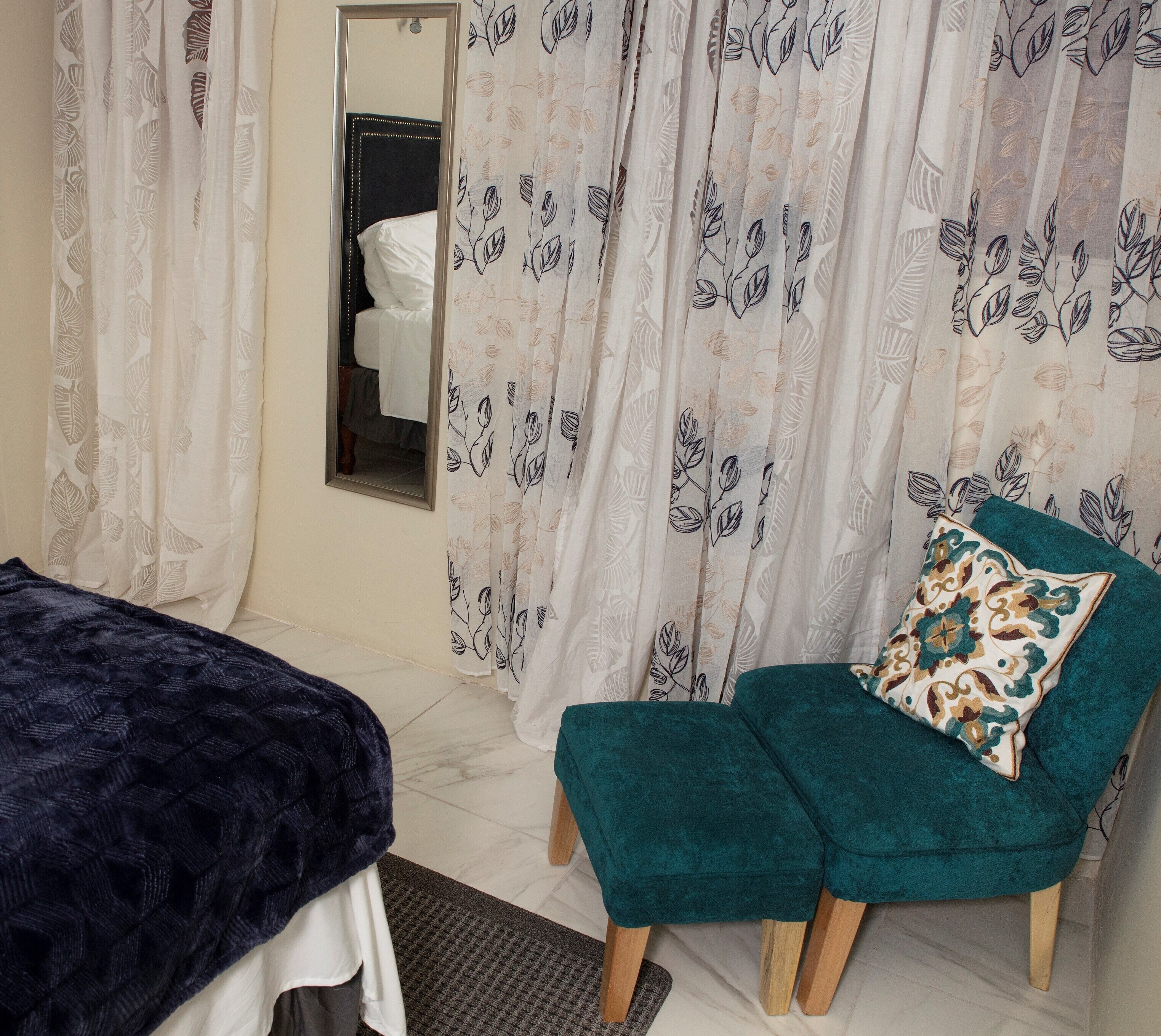 1 chambre, fer et planche à repasser, Wi-Fi gratuit, draps fournis